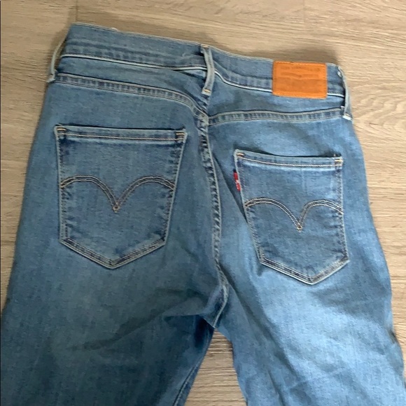 Levi’s high rise skinny jeans - Picture 3 of 4